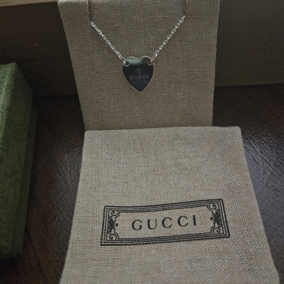 Gucci Trademark Engraved HeartBracelet Sterling Silver - Picture 5 of 13